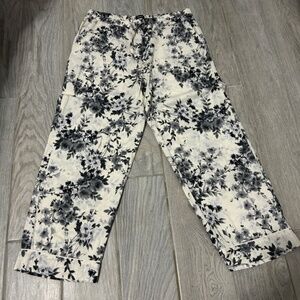 LIKE NEW! Women's GapBody Black/Cream Floral Poplin PJ Pants-MP
